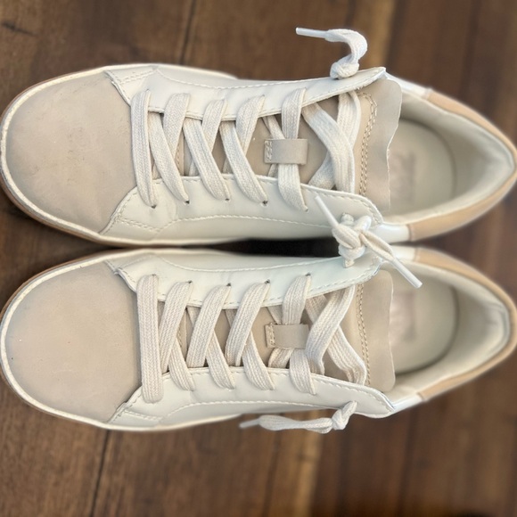 Dolce Vita sneakers size 7.5 - Picture 2 of 7